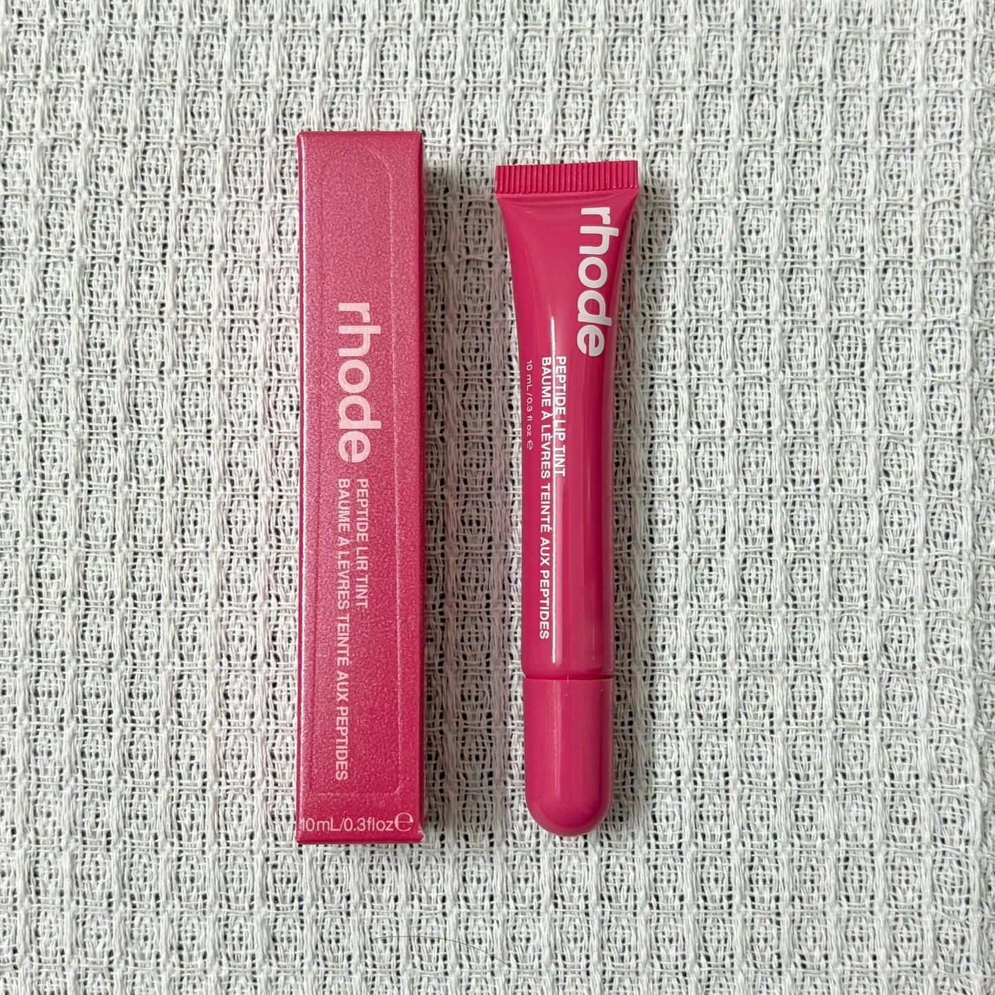 Peptide Lip Treatment Stand