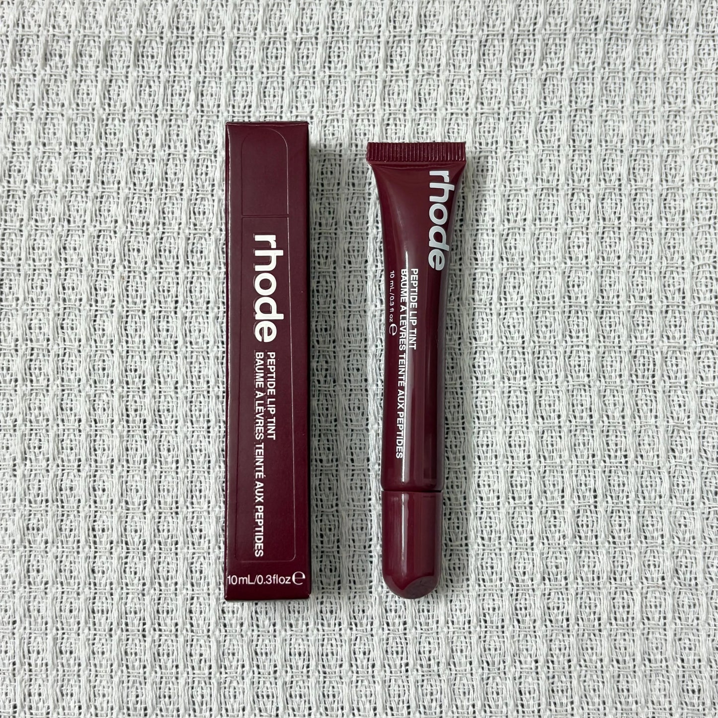 Peptide Lip Treatment Stand